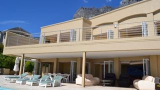 60 on Hely | Camps Bay Self-catering