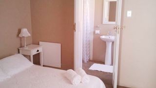 Nostalgie Bed and Breakfast | Oudtshoorn Accommodation