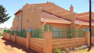 Hae Bed & Breakfast | Maputsoe Accommodation