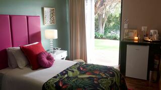 The Hedge Guesthouse | Accommodation Kuruman