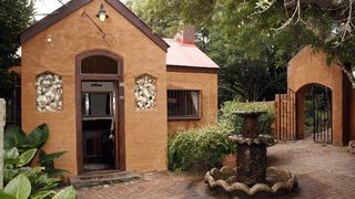 Farm Yard Inn | Riverview Accommodation