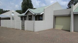 4 The Mews | Clarens Self-catering