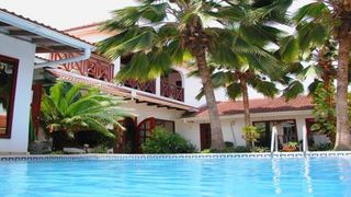 La-Paradise Inn Hotel Apartments | Labadi Accommodation