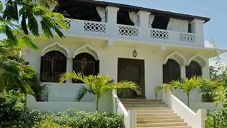 Camilla House | Shela Accommodation