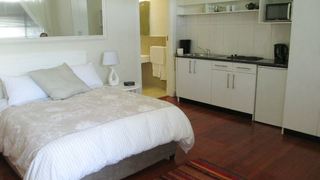 11 Herschel Court Studio | Accommodation Claremont