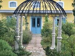 Shades of Provence | Accommodation Riebeek Kasteel