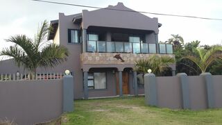 Khaya la Manzi | Self-catering Salmon Bay