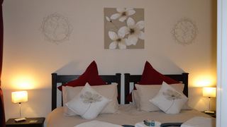 28 on Cresta | Self-catering Sunward Park