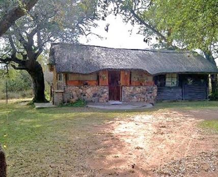 Cosy African Bush-cabin Retreat