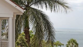 2 Friends Beach Hotel | Accommodation Manyago