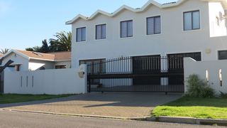 The White Elephant Guesthouse | Table View Accommodation
