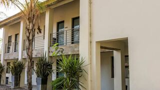 Peo Luxury Apartments | Maun Accommodation