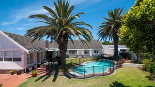 61 on Brighton | Accommodation Summerstrand