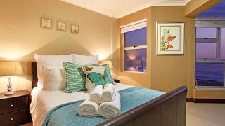 Nautica 701 | Self-catering Table View