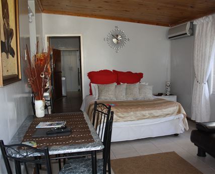 Buttons Self-catering