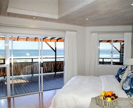 Singing Kettle Beach Lodge & Restaurant