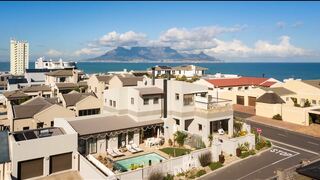Abalone Villa | Bloubergstrand Accommodation