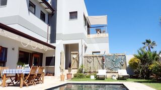 Abalone Villa | Self-catering Bloubergstrand