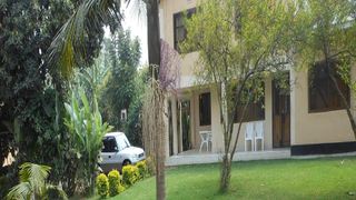 Rena Lodge & Hostel | Mianzini Accommodation