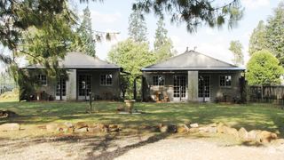 StoneFly Cottages | Dullstroom Accommodation