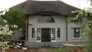 KrugerRiverVillas - HyenaHouse | N4 Specials