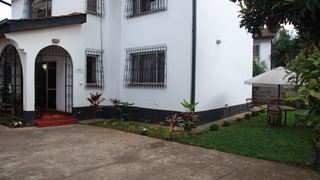 Vine Homes | Accommodation Hurlingham Estate