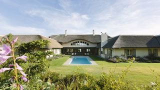 The Thatch House Boutique Hotel | Hotels Maanschijnkop