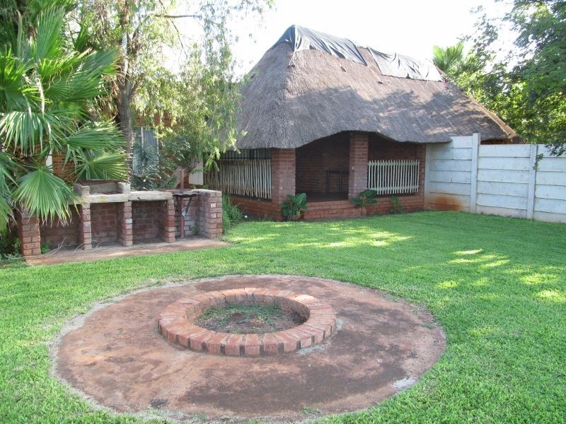 Model guest house brits Model guest house brits