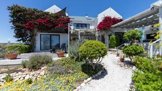 Farr Out | Pelgrimsrust Accommodation