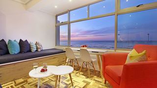 Afribode Paula's Sea Facing Studio | Cape Peninsula Specials