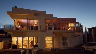 Bitter Aangenaam | Struisbaai Accommodation
