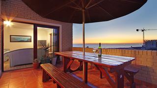 12 La Mer | Accommodation Table View