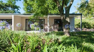 Jordan Luxury Suites | Stellenbosch Farms Accommodation