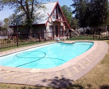 Nannies Garden Cottages, Restaurant and Tea Garden