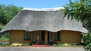 Lesoma Valley Lodge | Kasane Accommodation