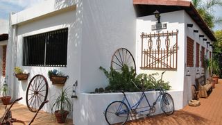 Santorini Suites Guest House | Accommodation Hutten Heights