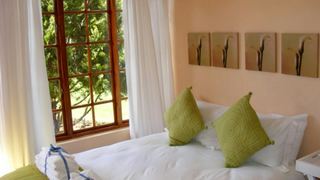 Korhaan Lodge | Langenhoven Park Accommodation