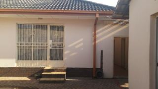 Avion Lodge | Accommodation Aston Manor