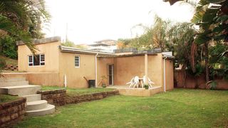 Ansteys Holiday Cottage | Accommodation Brighton Beach