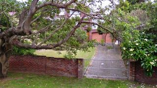 Niland Holiday Home | Gonubie Accommodation