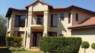Bahati Manor | Self-catering Broederstroom