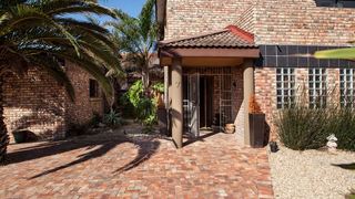7 On Joycelyn Home | Bluewater Beach Accommodation