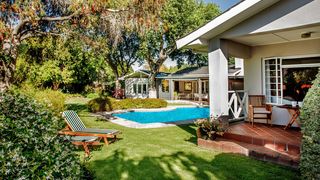High Hedges Guesthouse | Accommodation Constantia
