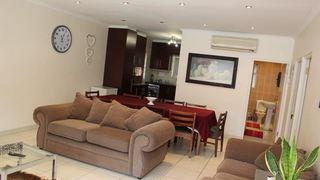 At The Falcon Self-catering Cottage | Table View Self-catering