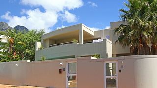 Villa Azzurra | Accommodation Camps Bay