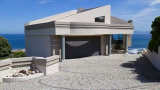 Welsh Whales | Perlemoen Bay Accommodation