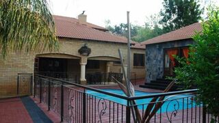 Paula's Guest House | Accommodation Rustenburg