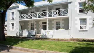 Merlot Manor Guesthouse | Cape Peninsula Specials