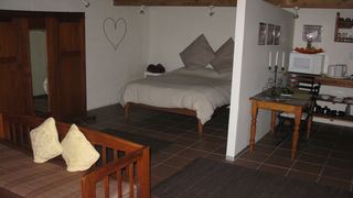 Cork Tree Cottage | Morningside (CT) Self-catering