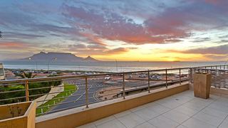 Portico 205 | Bloubergrant Accommodation